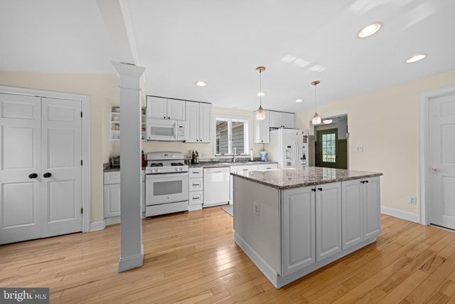 703 DRANESVILLE RD, Herndon, VA 20170