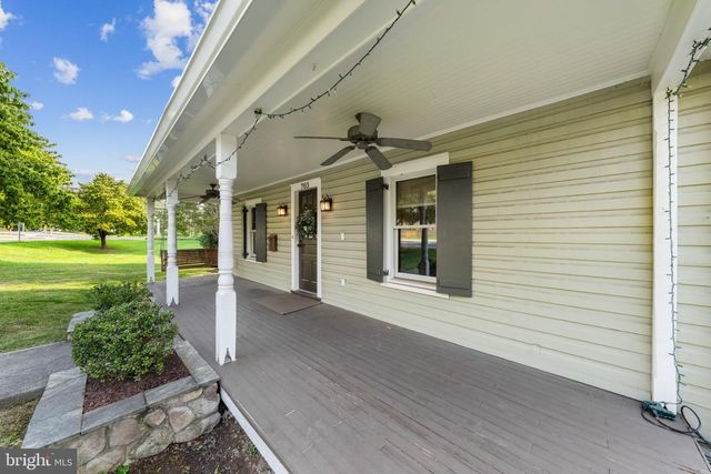 703 DRANESVILLE RD, Herndon, VA 20170