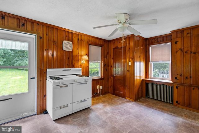10 W HOLLY OAK RD, Wilmington, DE 19809