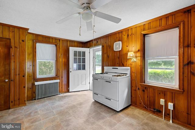 10 W HOLLY OAK RD, Wilmington, DE 19809