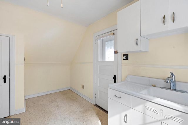 10 W HOLLY OAK RD, Wilmington, DE 19809