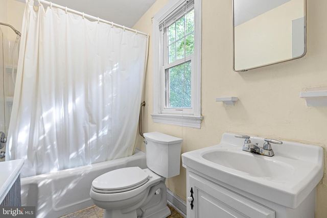10 W HOLLY OAK RD, Wilmington, DE 19809