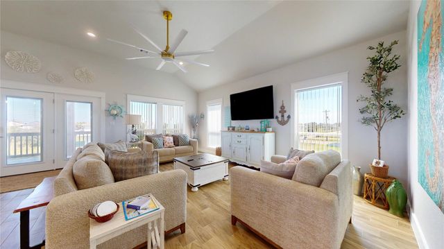 957 Alberdie Drive, Crystal Beach, TX 77650