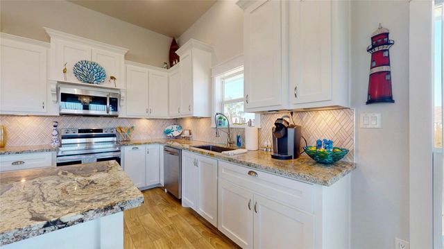 957 Alberdie Drive, Crystal Beach, TX 77650