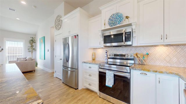 957 Alberdie Drive, Crystal Beach, TX 77650