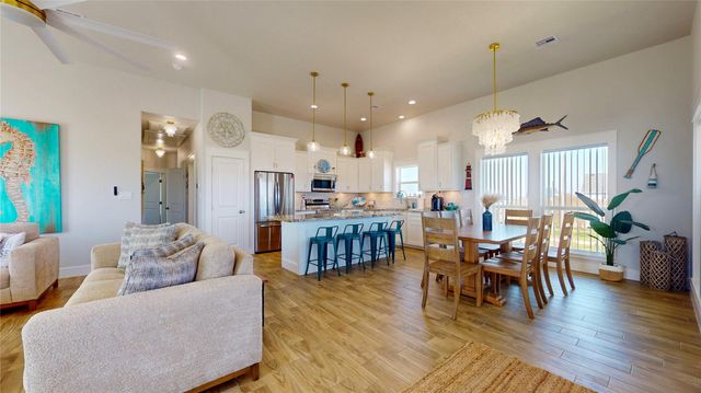 957 Alberdie Drive, Crystal Beach, TX 77650