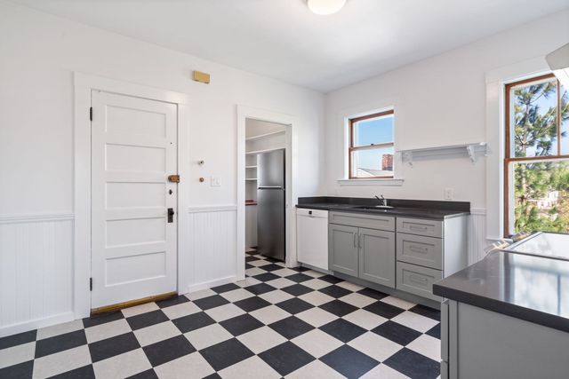9 Hardan 3, Somerville, MA 02144