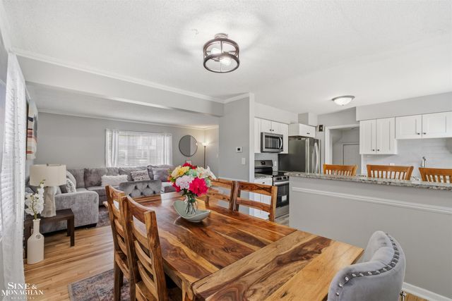 19282 Raymond Street, Grosse Pointe Woods, MI 48236