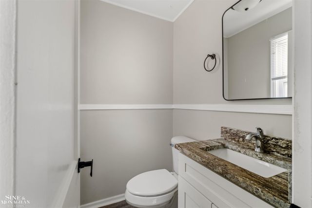 19282 Raymond Street, Grosse Pointe Woods, MI 48236