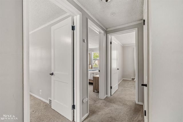 19282 Raymond Street, Grosse Pointe Woods, MI 48236