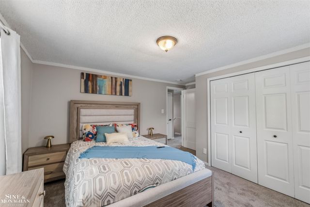 19282 Raymond Street, Grosse Pointe Woods, MI 48236