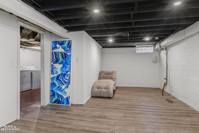 19282 Raymond Street, Grosse Pointe Woods, MI 48236