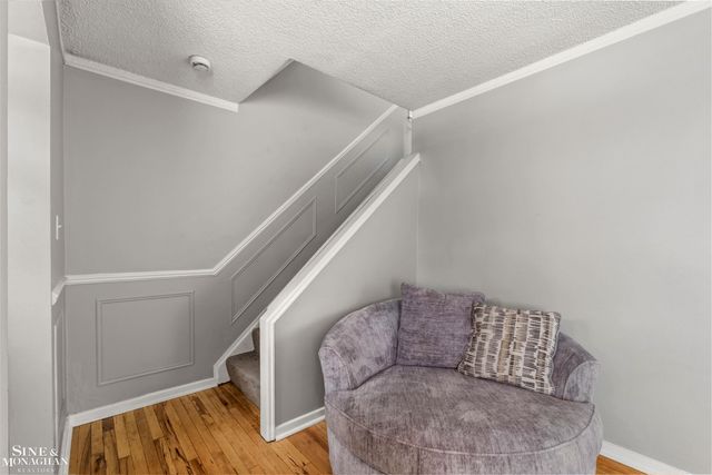 19282 Raymond Street, Grosse Pointe Woods, MI 48236