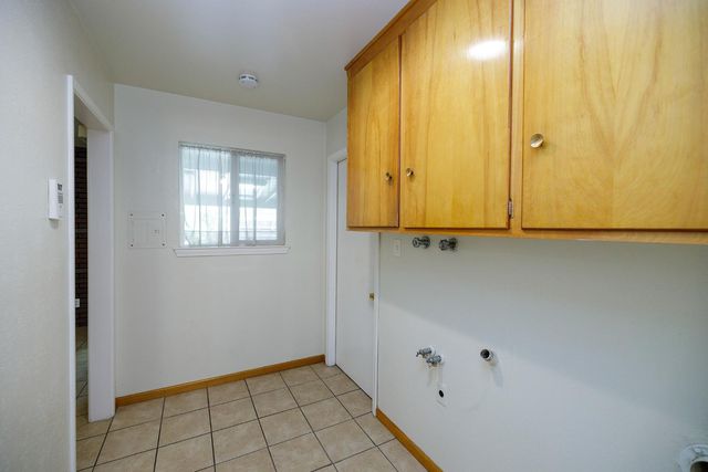 1618 Silkwood Dr, Modesto, CA 95350