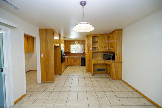 1618 Silkwood Dr, Modesto, CA 95350