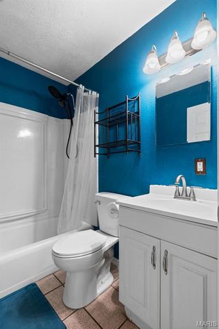 1040 Kostka Lane, Florissant, MO 63031