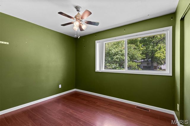 1040 Kostka Lane, Florissant, MO 63031
