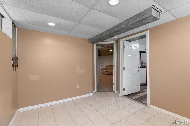 1040 Kostka Lane, Florissant, MO 63031