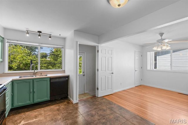 1040 Kostka Lane, Florissant, MO 63031