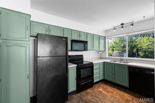 1040 Kostka Lane, Florissant, MO 63031