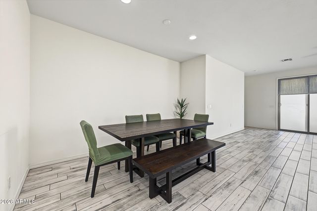 5724 W ENCINAS Lane, Phoenix, AZ 85043