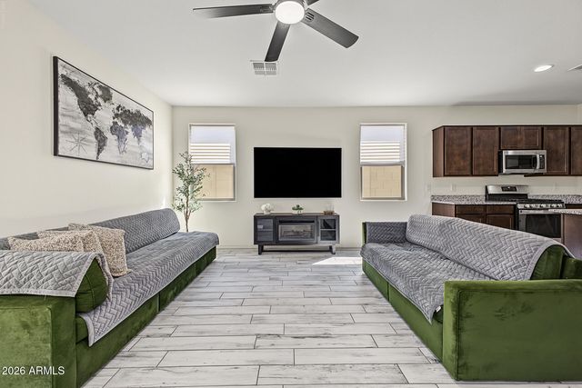 5724 W ENCINAS Lane, Phoenix, AZ 85043