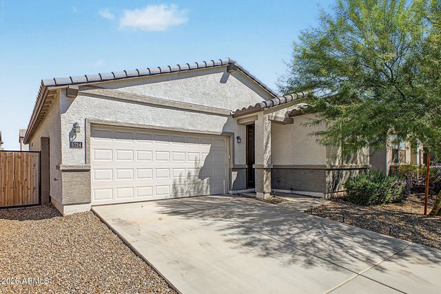 5724 W ENCINAS Lane, Phoenix, AZ 85043