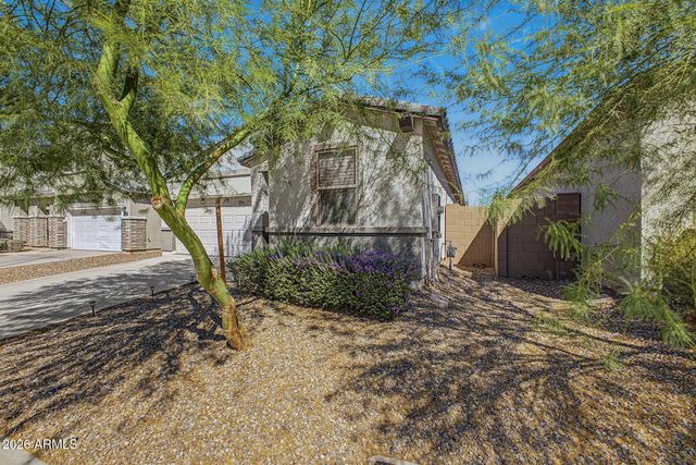 5724 W ENCINAS Lane, Phoenix, AZ 85043