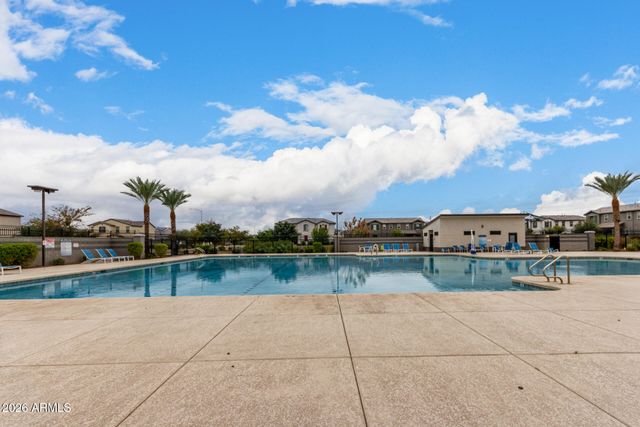 5724 W ENCINAS Lane, Phoenix, AZ 85043