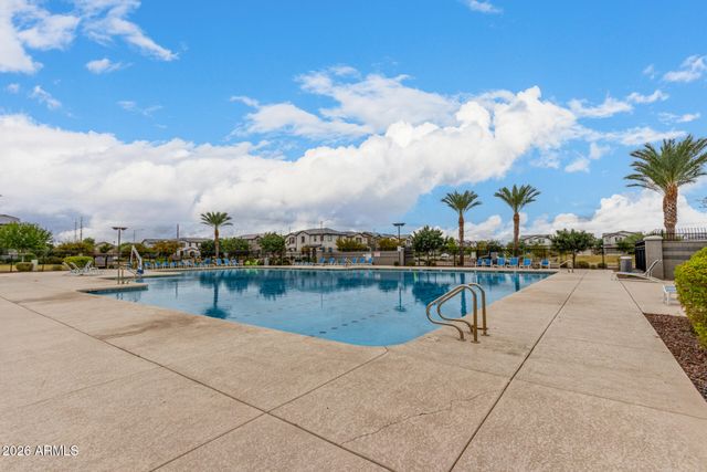 5724 W ENCINAS Lane, Phoenix, AZ 85043