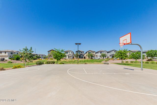 5724 W ENCINAS Lane, Phoenix, AZ 85043