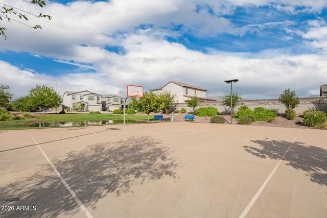 5724 W ENCINAS Lane, Phoenix, AZ 85043