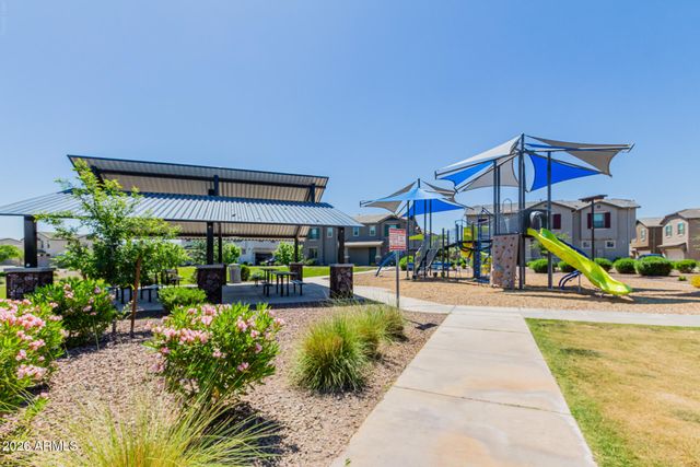5724 W ENCINAS Lane, Phoenix, AZ 85043