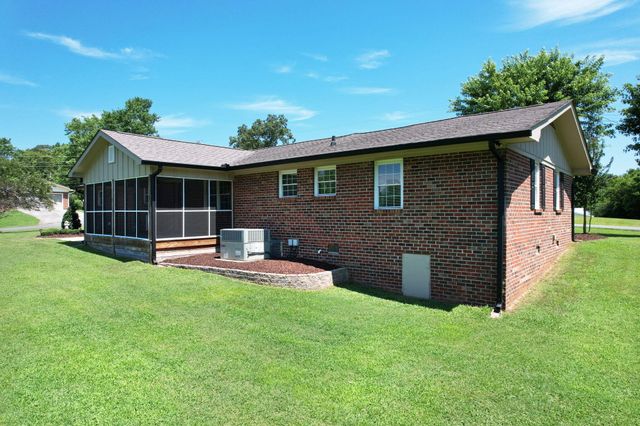 2260 Young Road SE, Cleveland, TN 37323