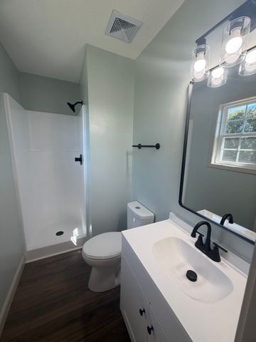 1202 Carol Dr, Oak Grove, KY 42262