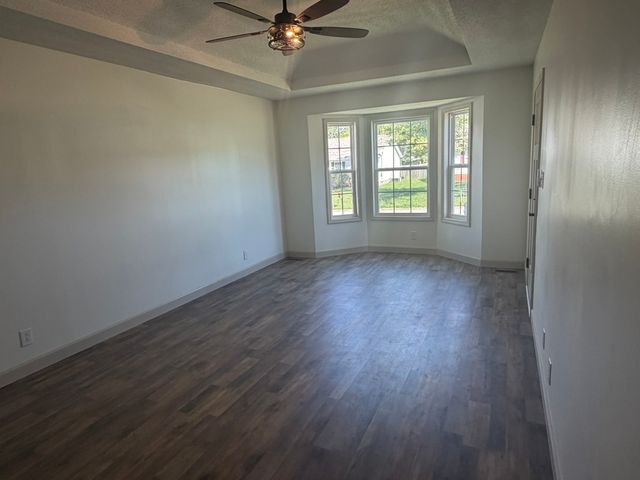 1202 Carol Dr, Oak Grove, KY 42262