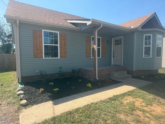 1202 Carol Dr, Oak Grove, KY 42262