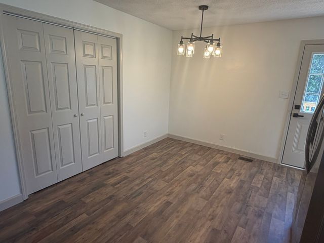 1202 Carol Dr, Oak Grove, KY 42262