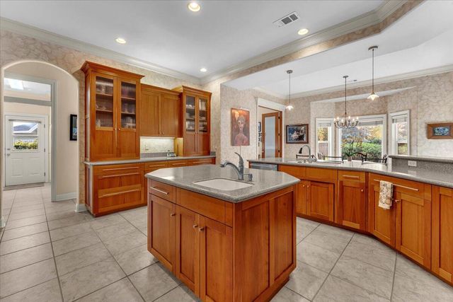 2147 Edinburgh Way, Redding, CA 96003