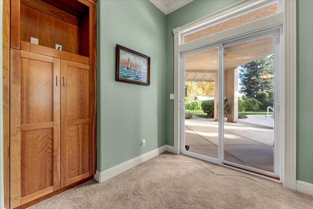 2147 Edinburgh Way, Redding, CA 96003