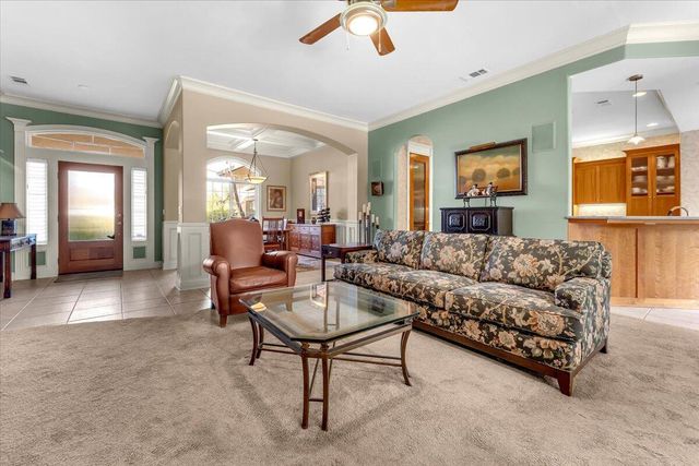 2147 Edinburgh Way, Redding, CA 96003