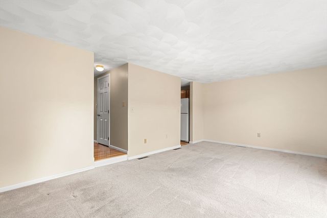 144 Patrick Rd 144, Tewksbury, MA 01876