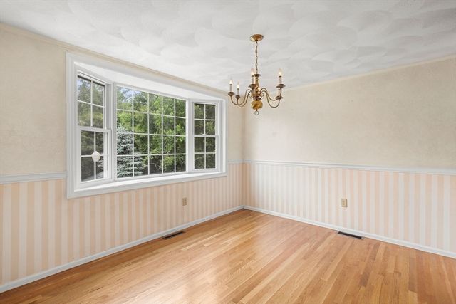 144 Patrick Rd 144, Tewksbury, MA 01876