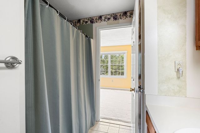 144 Patrick Rd 144, Tewksbury, MA 01876