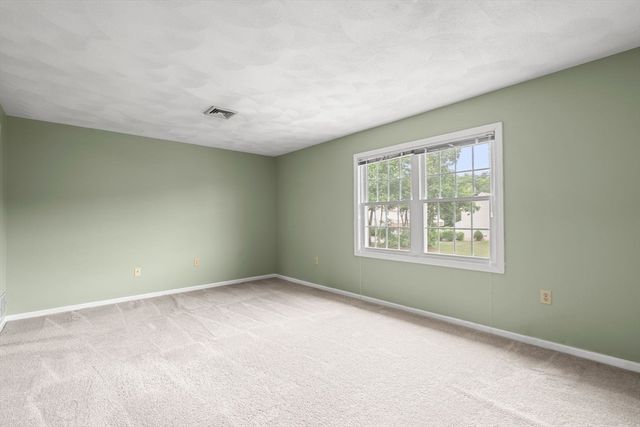 144 Patrick Rd 144, Tewksbury, MA 01876