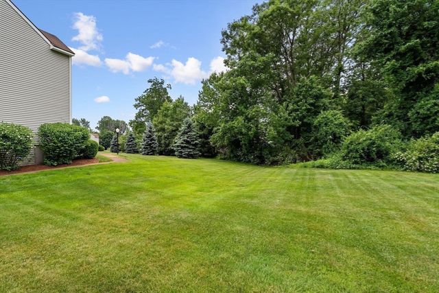 144 Patrick Rd 144, Tewksbury, MA 01876