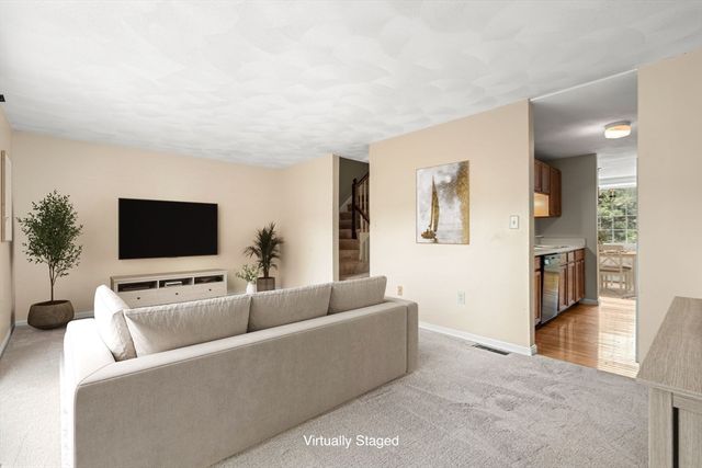 144 Patrick Rd 144, Tewksbury, MA 01876