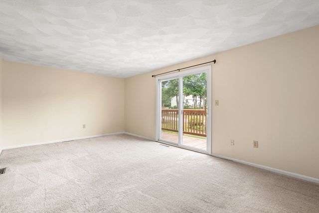 144 Patrick Rd 144, Tewksbury, MA 01876