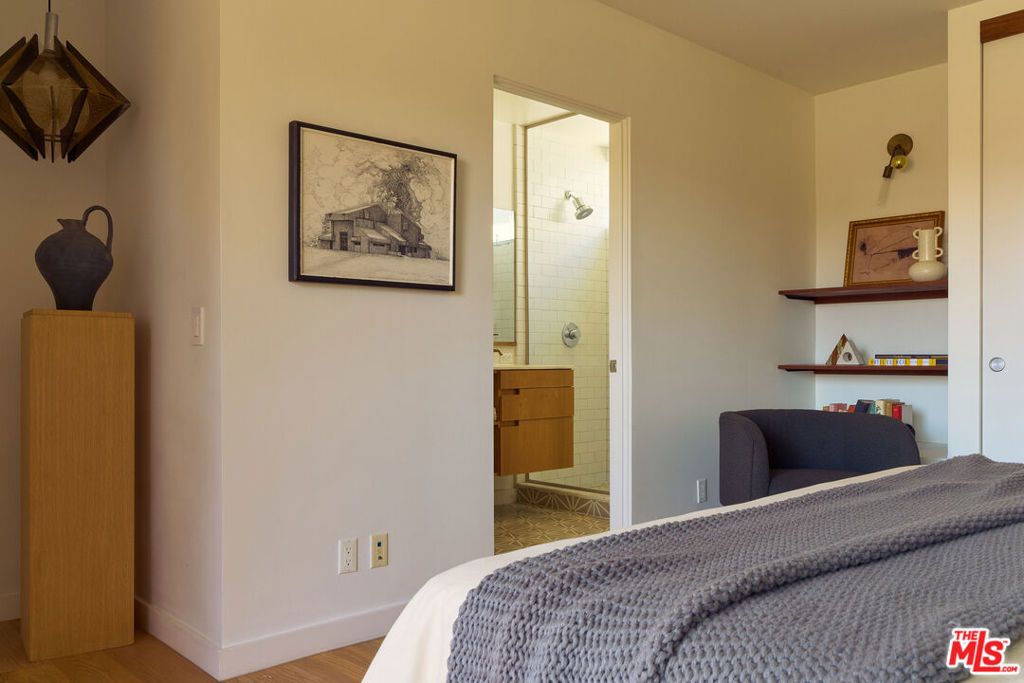 Image 23 of property listing at 2204 Rosey Way, Los Angeles, CA 90026