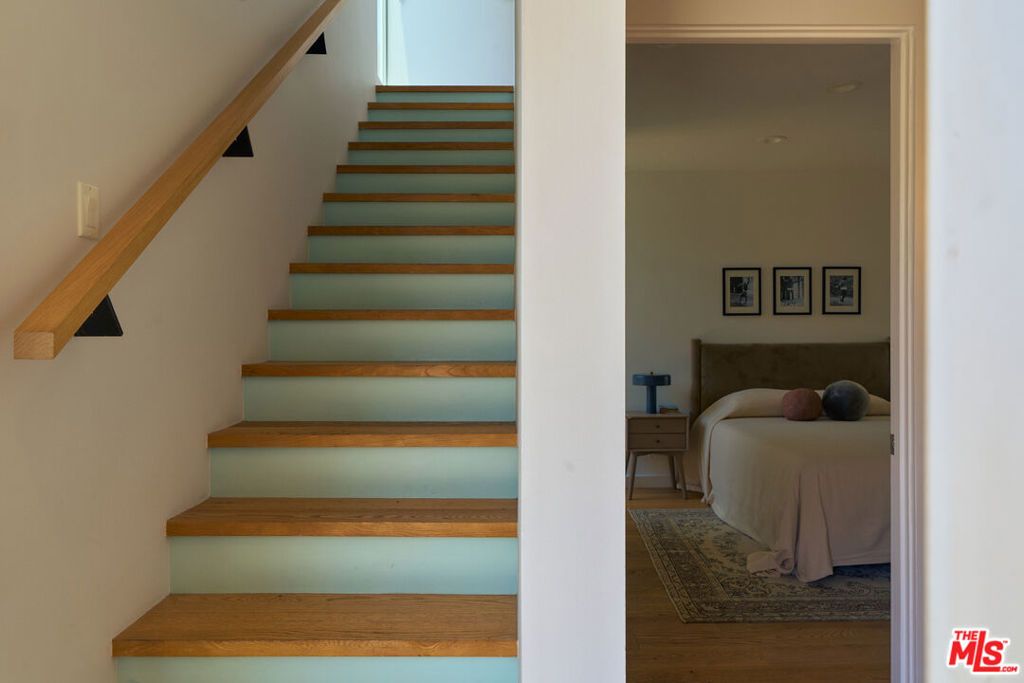 Image 31 of property listing at 2204 Rosey Way, Los Angeles, CA 90026